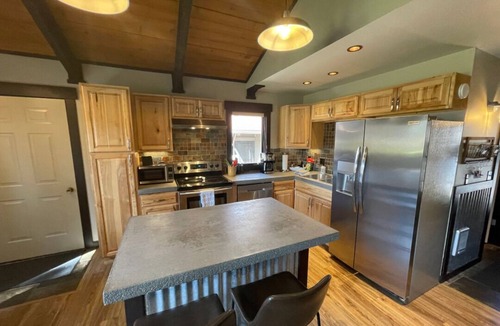 Big Sky Condo | Big Sky Cozy Condo - Town Center, community pool/hot tub/sauna