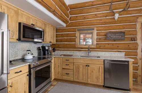 Big Sky Cabin | Big Sky Vacation Rentals: PR Moose Ridge 7 - Pet Friendly!