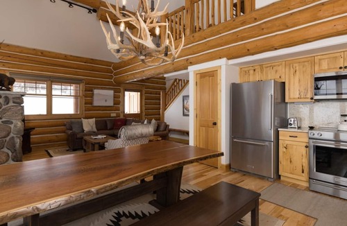 Big Sky Cabin | Big Sky Vacation Rentals: PR Moose Ridge 7 - Pet Friendly!