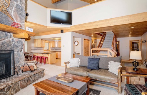 Big Sky Condo | Big Sky Vacation Rentals: Beaverhead 123 BH 301