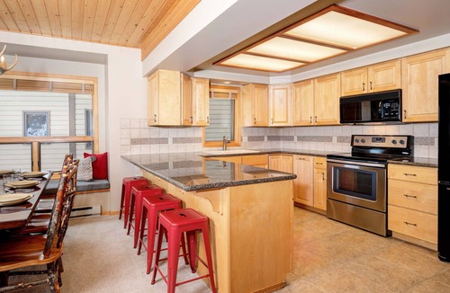 Big Sky Condo | Big Sky Vacation Rentals: Beaverhead 123 BH 301