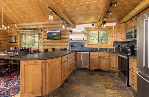 Big Sky Cabin | Big Sky Vacation Rentals: MVC White Otter Cabin