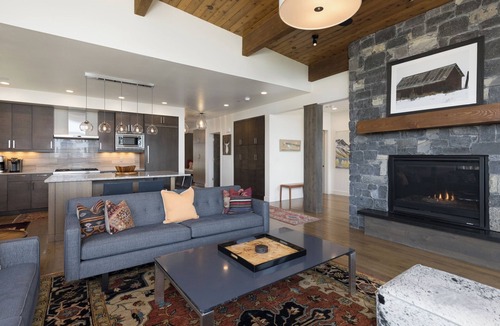 Big Sky Cabin | Big Sky Vacation Rentals: Silvertip 16 Alpine Bend