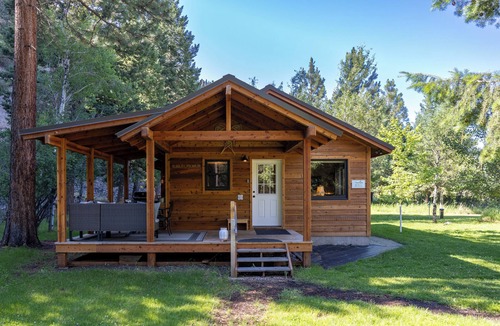 Granite County Cabin | Bighorn Cabin #2 - Have breakfast with Bighorn Sheep!