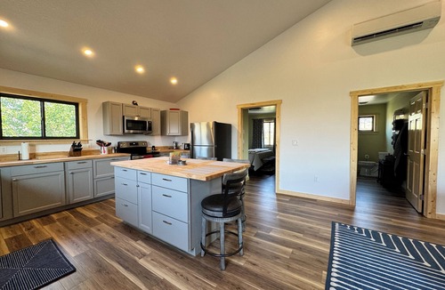 Gardiner Apartment | Bird's-Eye view of the Yellowstone River.
