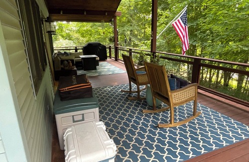 Howard House | Birds Eye Retreat in Apple Valley Lake, Howard, Ohio