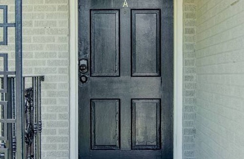 Kessler Apartment | Bishop Arts 1BR | Local Art | Walk to Downtown