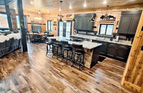 Island Park Cabin | Bison Creek Lodge+WiFI+AC+10Miles2YNP