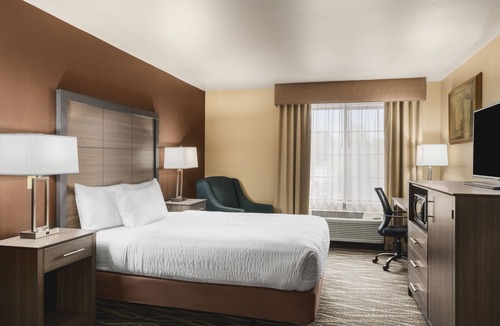 Hamilton Hotel | Bitterroot River Inn & Conference Center