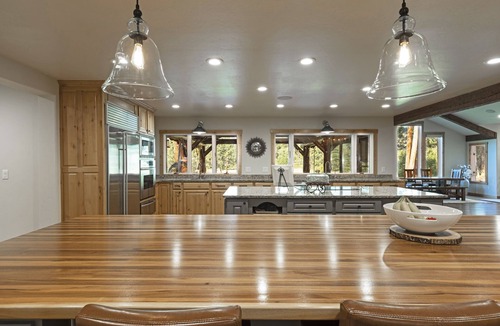 Hamilton House | Bitterroot’s Best Views & Outdoor Adventures at Mill Creek 22 Acre Luxury Lodge
