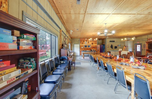 De Borgia Apartment | Black Diamond Guest Ranch Studio: Hike & Fish