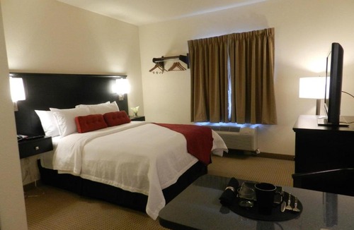 Tioga Hotel | Black Gold Suites