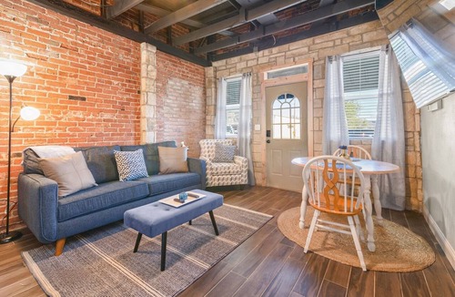 Baird Apartment | Blu Baird