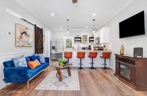 Kinston House | Blu Ivy: Skylight walk-in shower, Private en-suite in each bedroom/covered patio