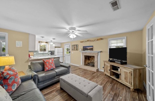 Albemarle House | Blue Heron Bungalow at Lake Tillery