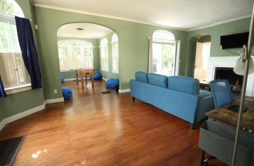 West Lafayette House | Blue House, Blocks from Ross-Aide, Mackey, Samara House, Birck Golf Complex