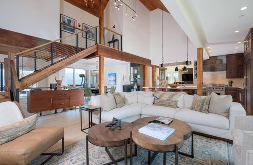 Big Sky House | Blue Moon Chalet - Best Family Ski in/Ski out! Luxurious House- Epic Location!