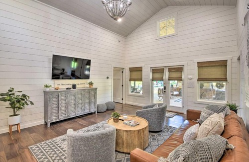 Blue Ridge House | Blue Ridge Cottage: Modern Solace in the Mountains
