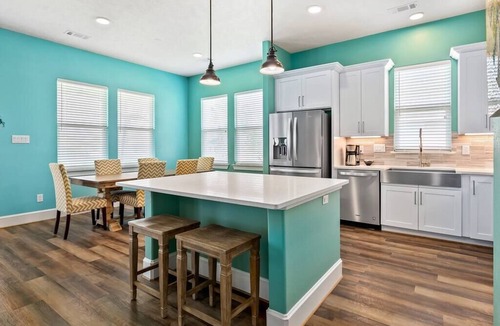 Surfside Beach House | Blue Warbler - 4 Bedrooms and 4 min walk to beach
