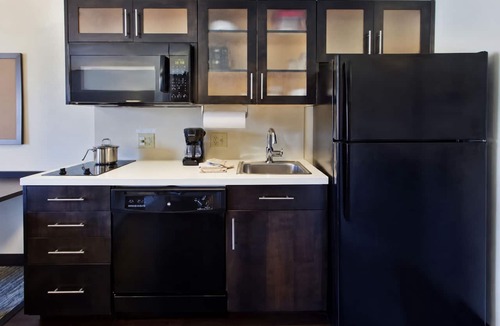 Richfield Hotel | Blue Way Inn & Suites Extended Stay Bloomington Airport - Minneapolis