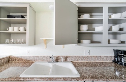 Waller Creek District Apartment | Blueground | Downtown Austin, pool, nr Congress
