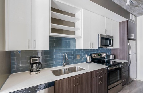 NoMa Apartment | Blueground | NoMa, rooftop pool, nr Union Station