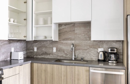 Central San Pedro Apartment | Blueground | San Pedro, AC, balcony, nr USS Iowa