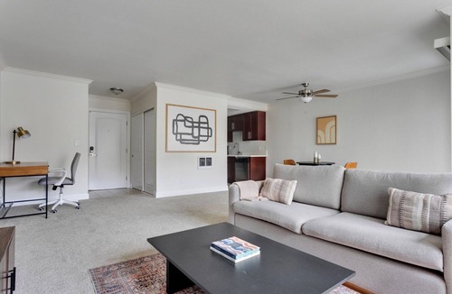 Rancho Palos Verdes Apartment | Blueground | Rancho Palos Verdes, pool, nr Point Vicente Lighthouse