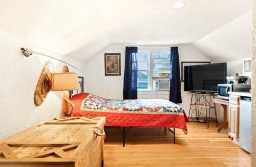 Central - Terry Apartment | Bo360 Old West Landing with Hot Tub and Sunrise Views