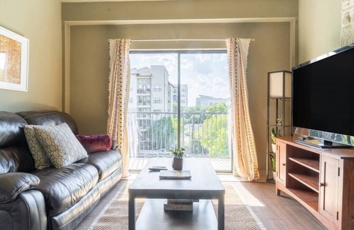 West Campus Apartment | Bohemian Austin Vibes 🤘