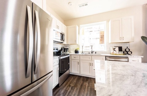 Whitebridge House | Bohemian Luxe 234-Rooftop Deck-Mins to Broadway