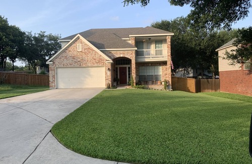 Schertz House | boho rustic 4 bedroom home w/retreat master bath convienient to everything