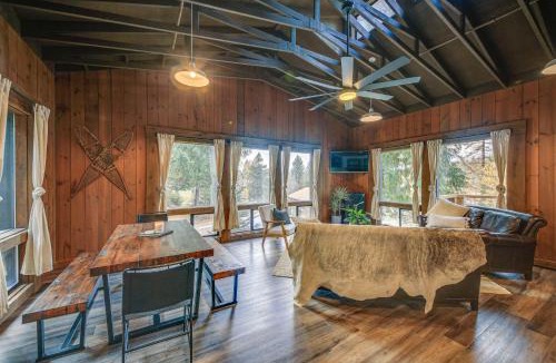 Bonners Ferry House | Bonners Ferry Cabin with Wraparound Deck and Views!