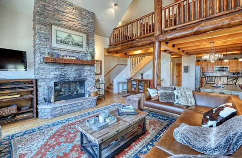 Big Sky House | Book a Holiday Stay! Lovely Ski-in/Ski-out home in Moonlight Basin with Hot Tub!