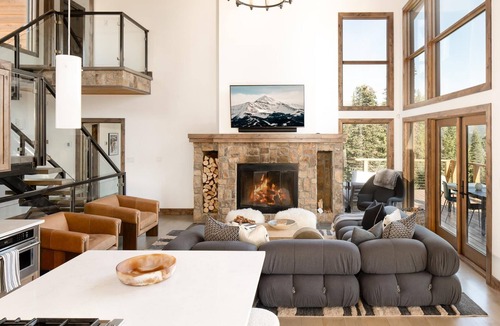 Spanish Peaks House | Book a Winter Getaway Today! Custom-Built Cabin in Spanish Peaks with Beautiful Views