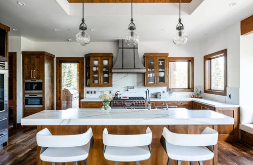 Spanish Peaks House | Book a Winter Getaway Today! Luxurious Estate Comfortably Sleeps Up to 12 Guests