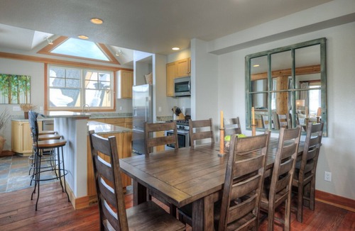 Saddle Ridge House | Book for Holiday Stays! Slopeside Townhome with Mountain Views! Private Hot Tub!