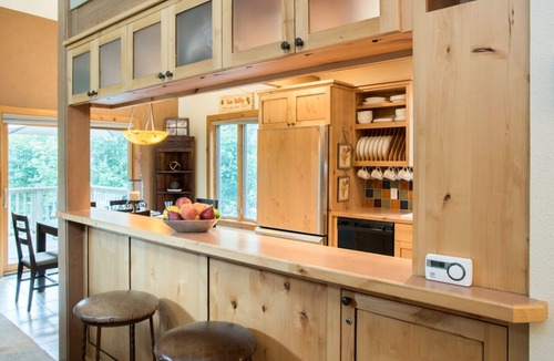 Warm Springs House | Book Now for Winter! Luxurious Townhome Steps from Warm Springs with Private Hot Tub, and Firepit