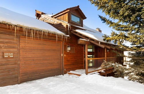 Spring Creek Ranch House | Boundary JH: Mountain Vista Luxury Townhome