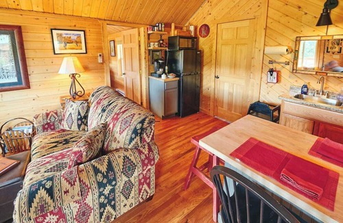 Saddlestring Cabin | Bounty of the Bighorns Cabin near Buffalo