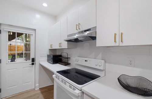 Butchertown House | Bourbon trail spacious house that sleeps 8 with a fun yard & is newly renovated!