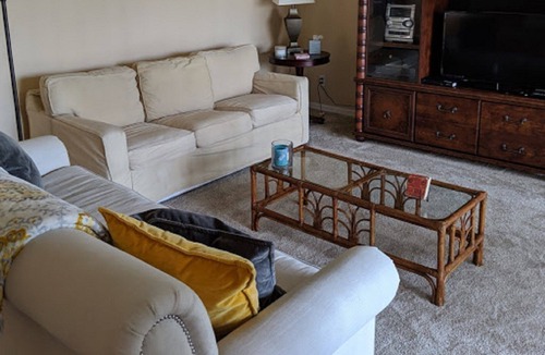 Pelican Bay Condo | BOUTIQUE 2 BR Condo NEAR BEACH, Access all PELICAN Bay AMENITIES. Pool view !