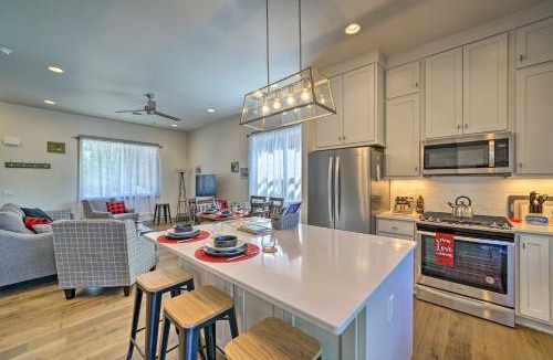 Four Corners House | Bozeman Home with Deck Walk to Fishing, Hot Springs