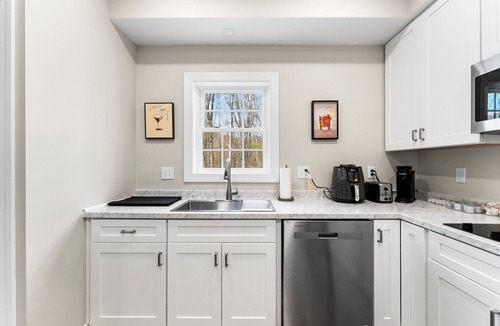 Chesterfield Apartment | Brand-new 1-bedroom, 1-bathroom in-law suite.