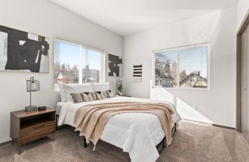 South Perry District Apartment | Brand New 2 Bed 2 Bath Near Perry District and DT