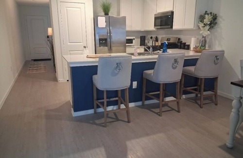 Humble House | Brand New Built Modern Oasis-8 Minutes from IAH Airport and restaurants/stores.