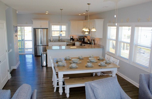 Surf City House | *Brand New House*Linens Included*