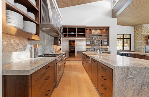 Park City House | Brand New Heated Pool and Hot Tub, Ski In Out Park City Chalet