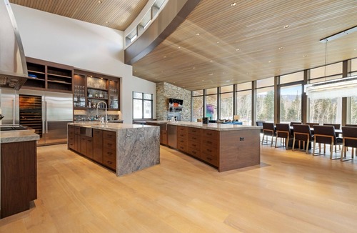 Park City House | Brand New Heated Pool and Hot Tub, Ski In Out Park City Chalet