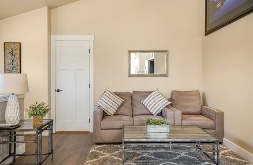 Kalispell House | Brand New Modern Guest House in the perfect Location.n@whitehouse project IG